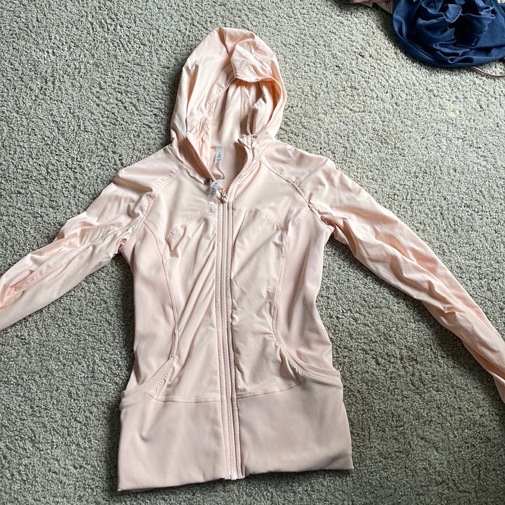 Size 6 Lulu Lemon Jacket, light pink, worn once